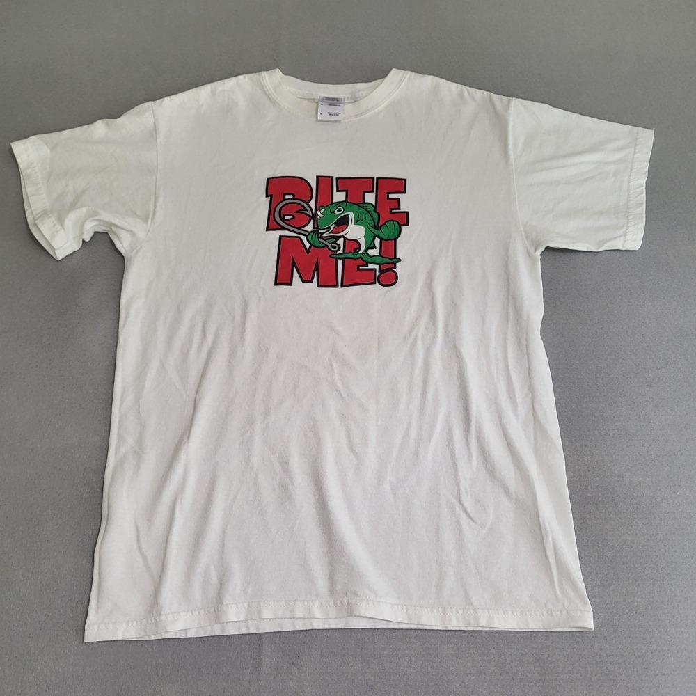 VTG "Bite Me" Fishing Angry Fish Funny Graphic T-Shirt Size M 100% Cotton